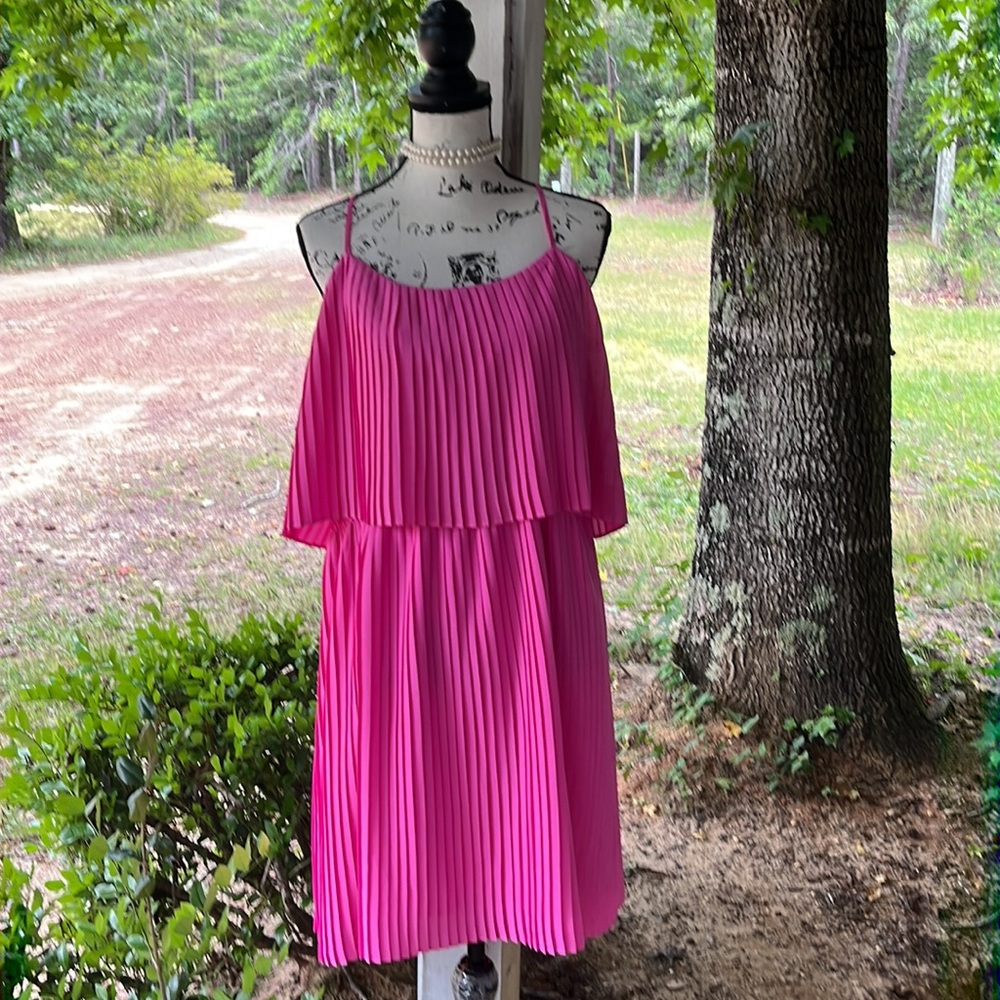 Pleated dress - Picture 5 of 10